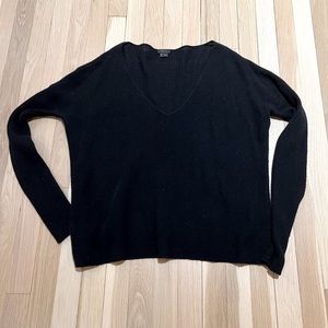 Theory women’s black wool deep v sweater